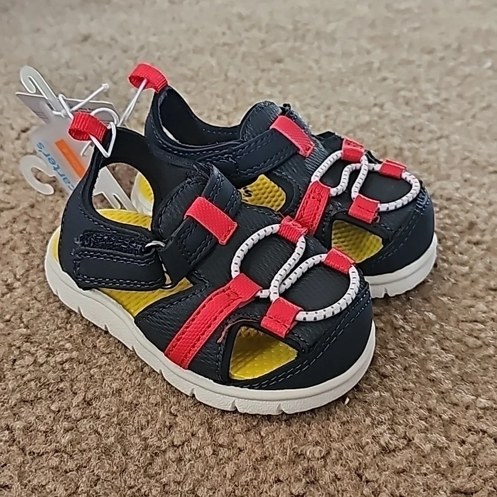 Carter's Everystep Closed Toe Sandal Sneaker Size 4